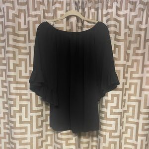 COPY - Quarter length black lightweight top. Can be worn off the shoulders.